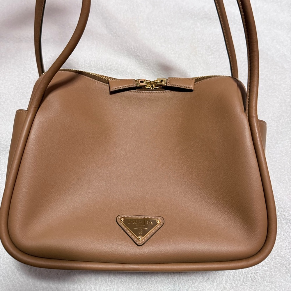 Prada
Flou Zip Leather Top-Handle Bag
